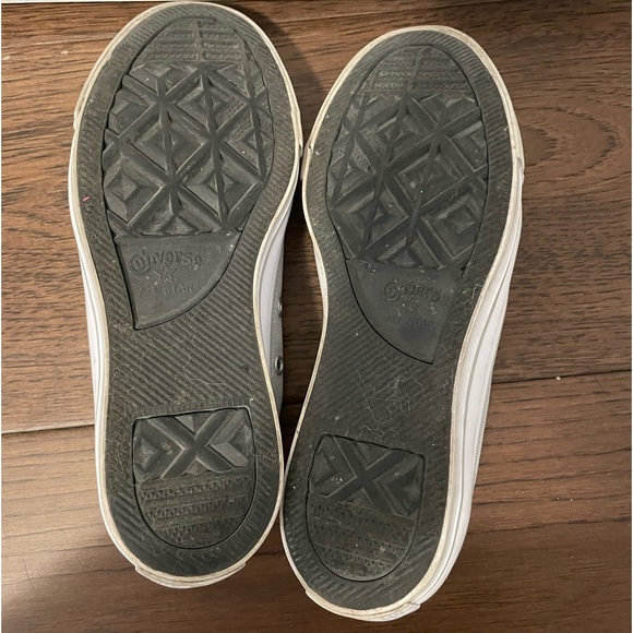 Woman’s Converse Sparkly Silver - Picture 5 of 5